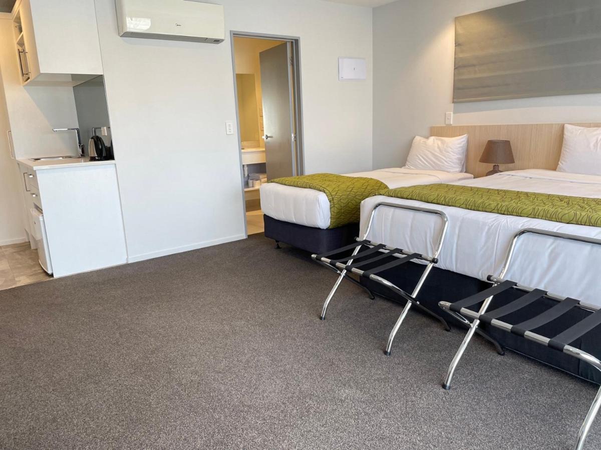2 On Whiteleigh And 239 On Lincoln Motel Christchurch Eksteriør billede A typical studio apartment