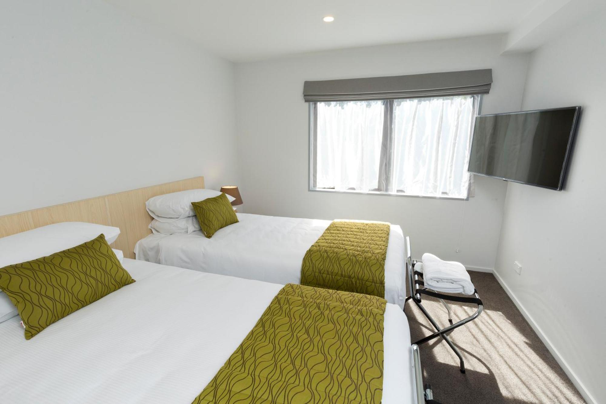 2 On Whiteleigh And 239 On Lincoln Motel Christchurch Eksteriør billede A typical room at the hotel