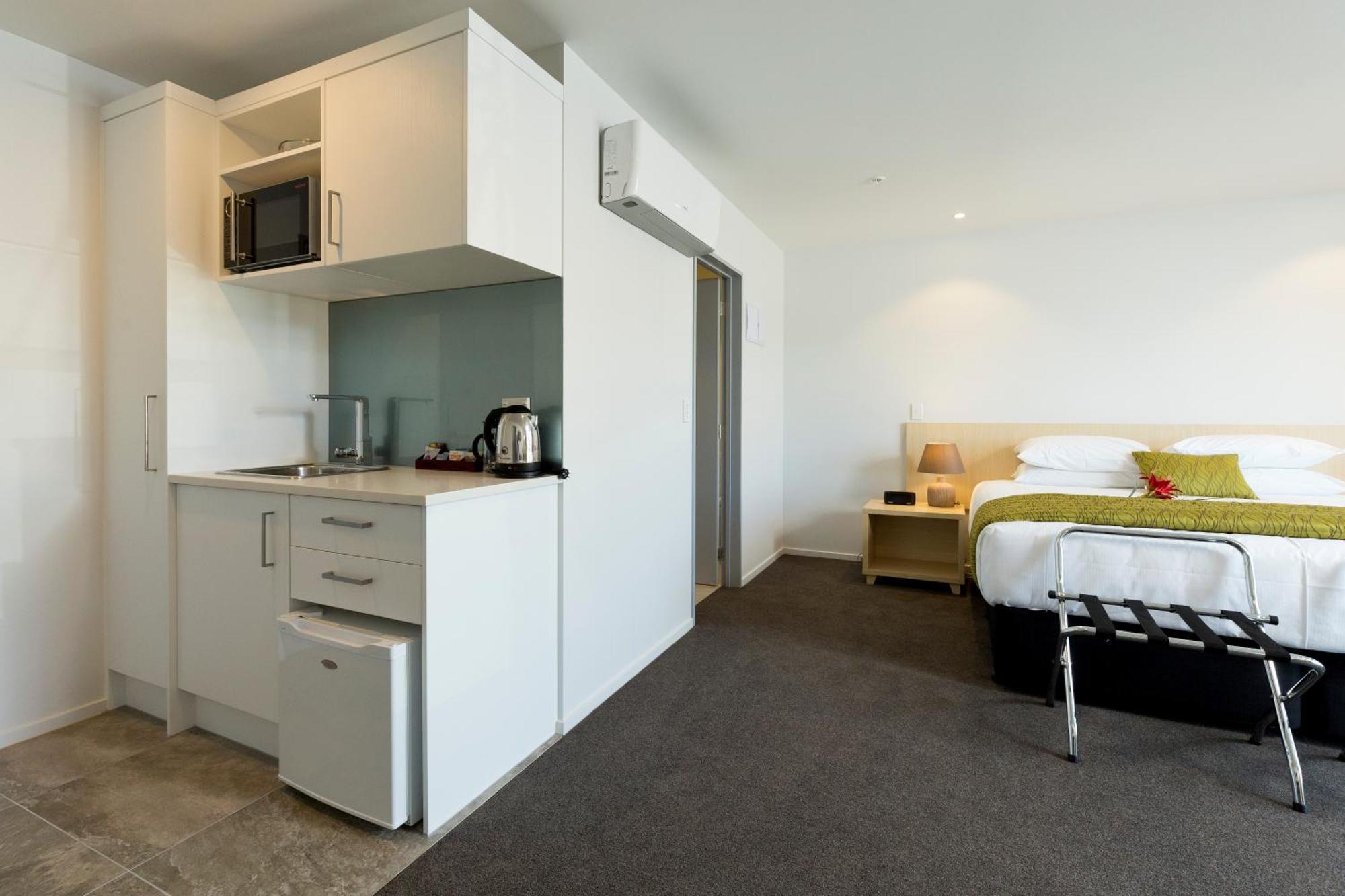 2 On Whiteleigh And 239 On Lincoln Motel Christchurch Eksteriør billede Studio apartment with kitchenette