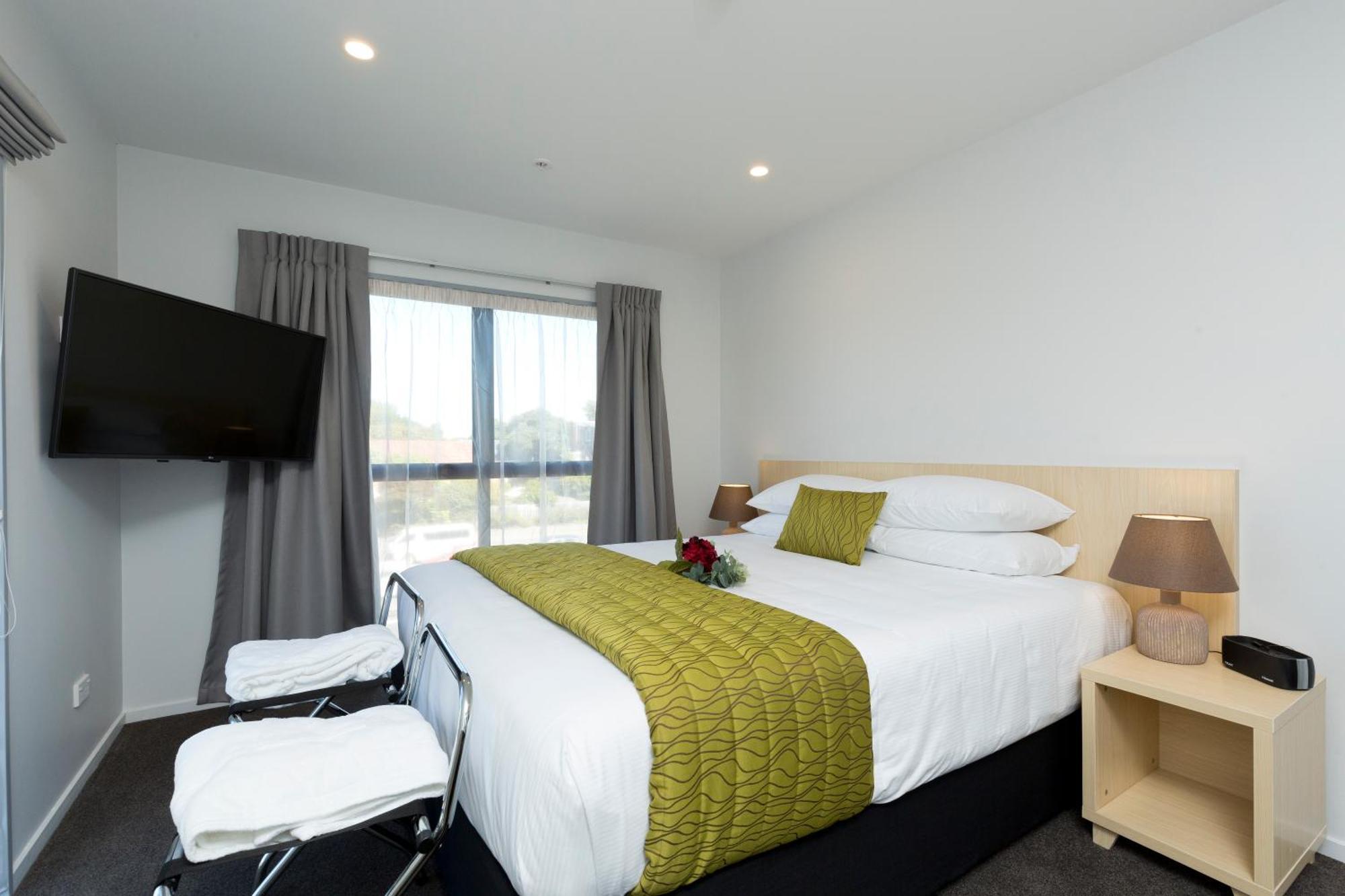2 On Whiteleigh And 239 On Lincoln Motel Christchurch Eksteriør billede A bedroom at the hotel