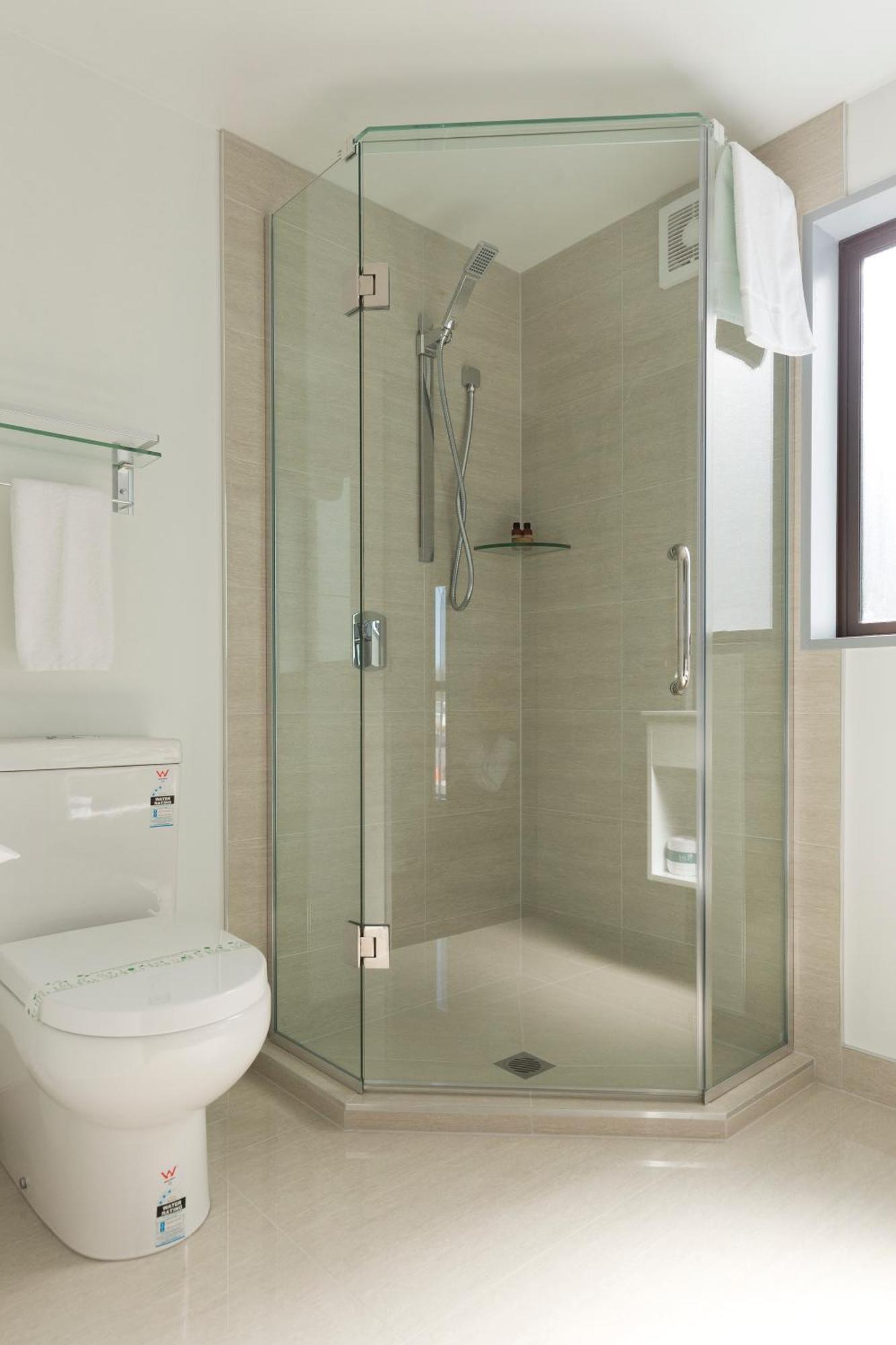 2 On Whiteleigh And 239 On Lincoln Motel Christchurch Eksteriør billede A shower enclosure