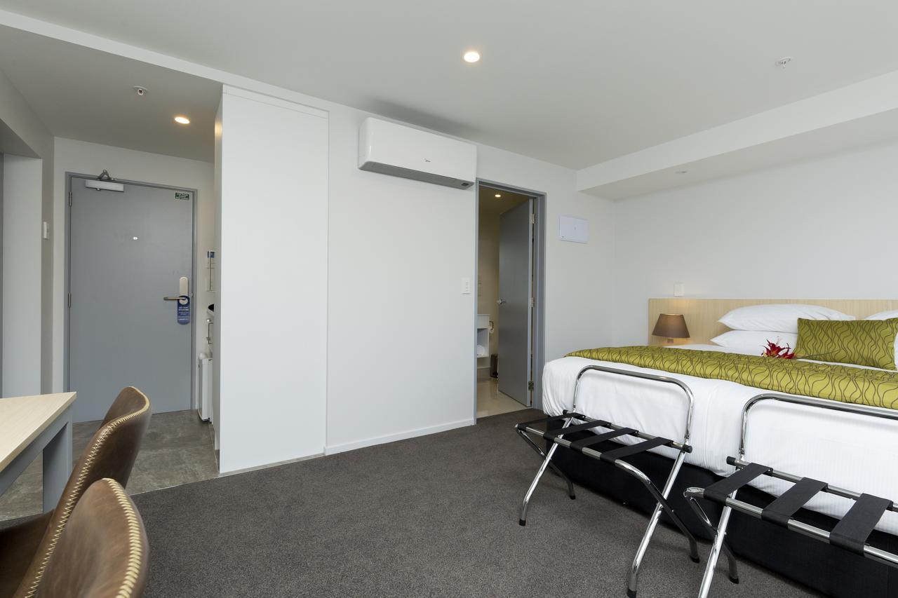 2 On Whiteleigh And 239 On Lincoln Motel Christchurch Eksteriør billede A typical room at the hotel